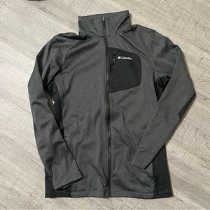 Columbia zip up men’s small jacket, great condition.